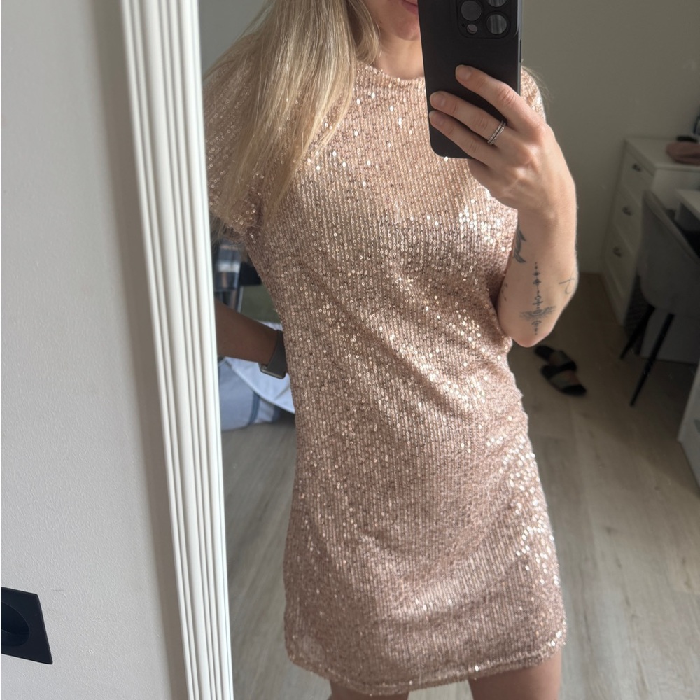Elegant Sequin Dress in Champagne